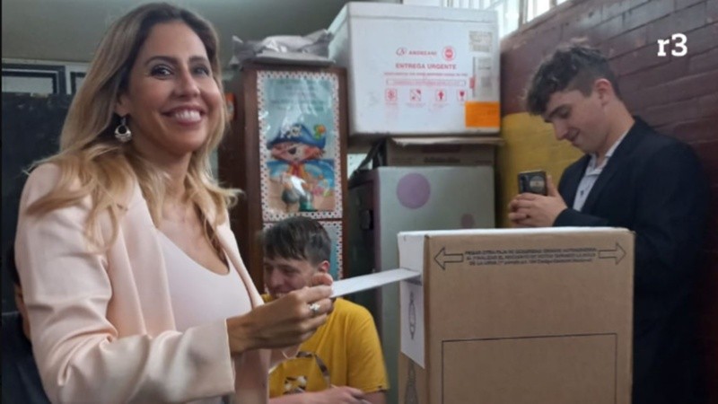 La candidata de La Libertad Avanza votó en Rosario.