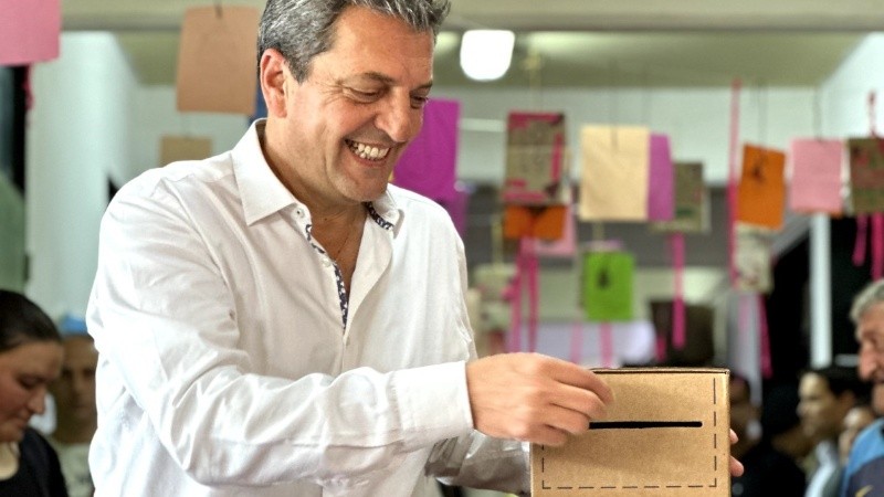 Massa habló con la prensa luego de votar.