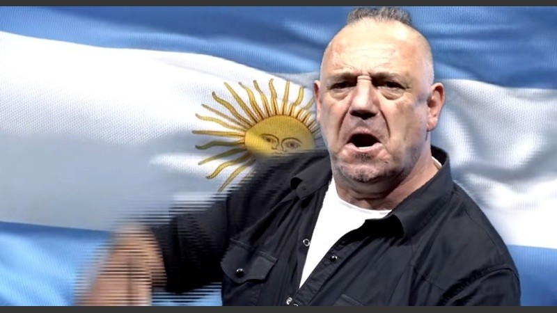 Iorio también cantó el Himno Argentino.