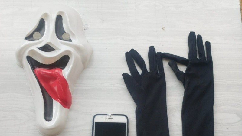 La máscara cotillón de la saga de terror Scream.