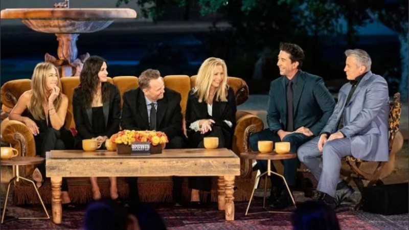 Matt LeBlanc, Matthew Perry, Jennifer Aniston, Courteney Cox y Lisa Kudrow en la reunión de 