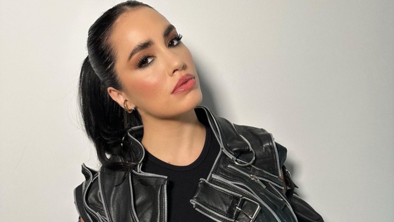 Lali salió a desmentir que esté en el comunicado de figuras de la cultura.
