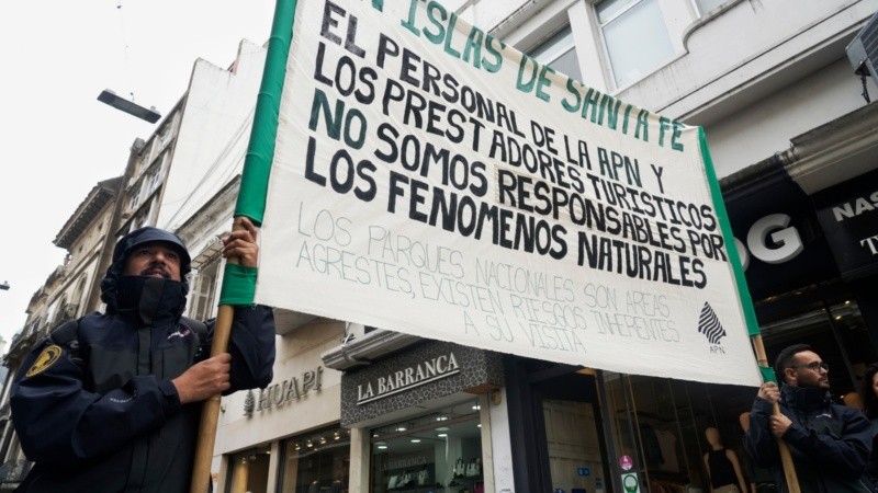 La protesta se realizó este martes a la mañana en la peatonal Córdoba y Entre Ríos.