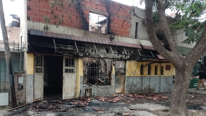 Así quedó el frente de la casa de Patricia, con riesgo de derrumbe