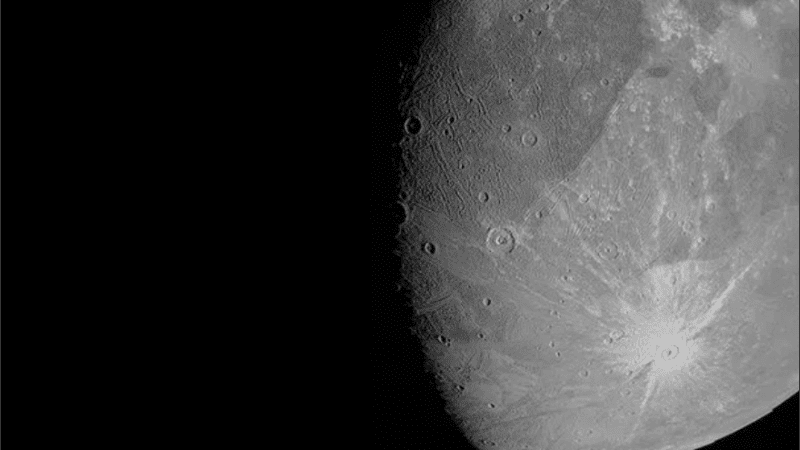 La presencia de estas sales y compuestos orgánicos podría indicar la presencia de actividad hidrotermal.