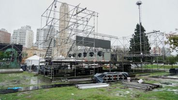 Así estaba este jueves a media mañana el predio donde se montaron las carpas de las distintas colectividades.