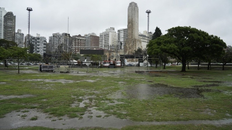 Así estaba este jueves a media mañana el predio donde se montaron las carpas de las distintas colectividades.