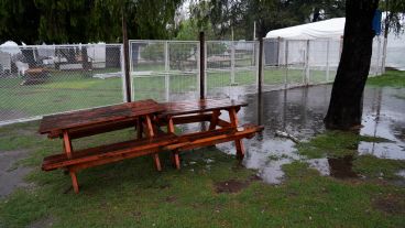 Así estaba este jueves a media mañana el predio donde se montaron las carpas de las distintas colectividades.