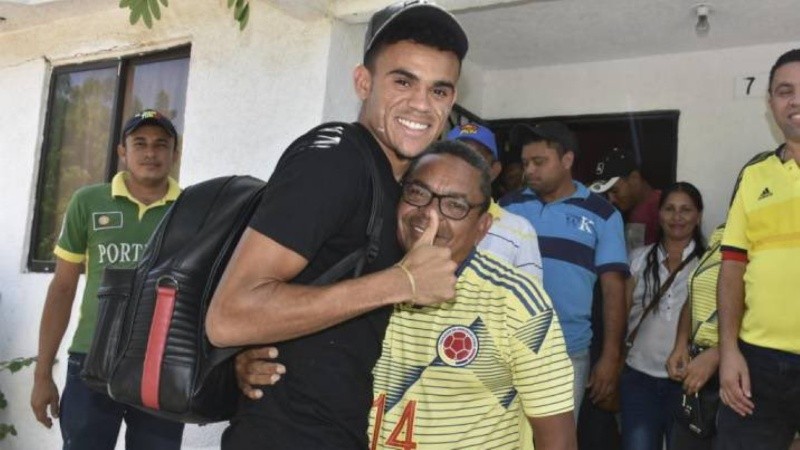 El futbolista Luis Díaz junto a su padre, que ahora está secuestrado