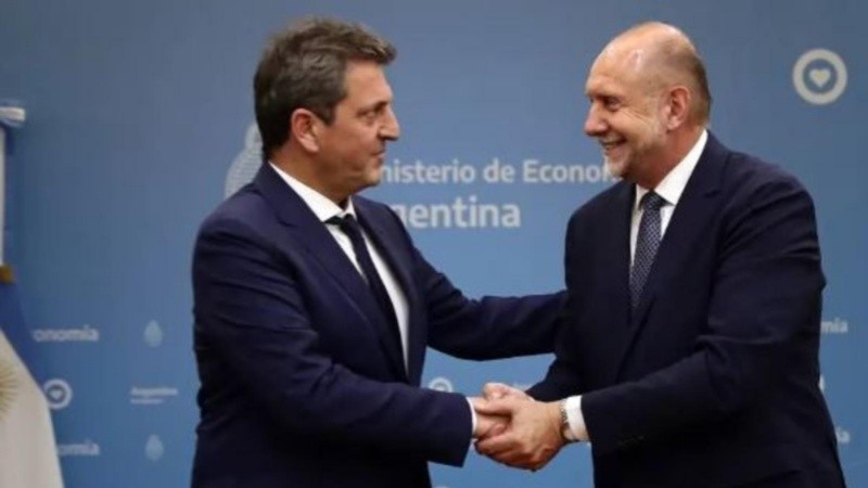 Perotti acompaña el recorrido de Massa por Santa Fe.