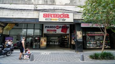 La sala se retira de calle Sarmiento 778.