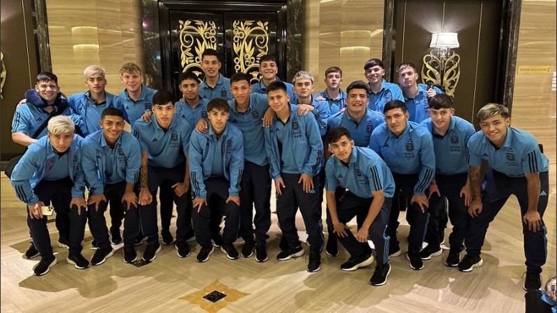 Los pibes de la sub 17, a pura ilusión en Indonesia.