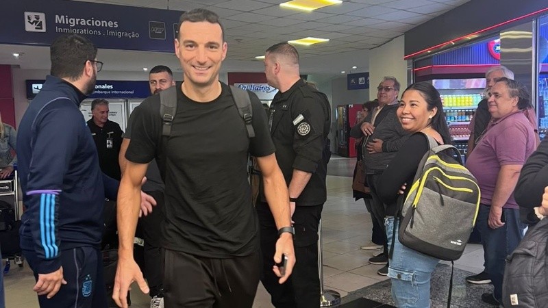 Scaloni llegó al país en las últimas horas y fue recibido con una ovación.