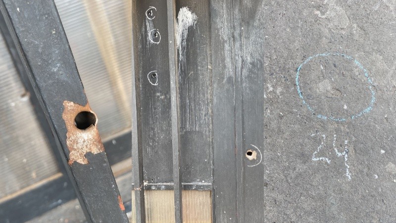 Los disparos dieron contra la fachada de una casa de Sánchez de Bustamante al 1900.