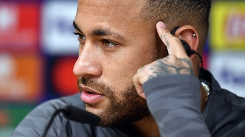 El jugador del Al-Hilal de Arabia y la selección brasileña sufrió una severa lesión de rodilla.