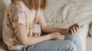 Las personas que viven con este tipo de diabetes necesitan la administración diaria de insulina para controlar sus niveles de glucosa en sangre.