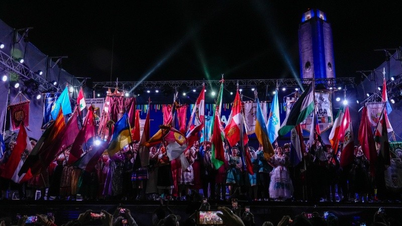 En el interior del predio hubo cambios para generar un esquema más funcional; los más visibles: los pórticos, la ubicación del escenario principal y el patio de comidas.