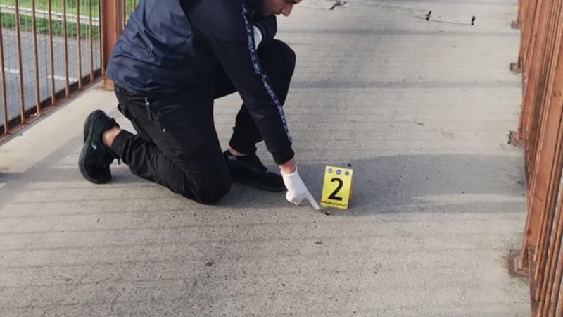 Puente peligroso. La chica fue abordada por motochorros cerca de las 6.