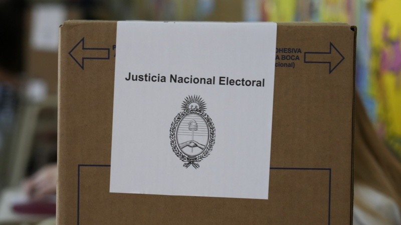 Las urnas esperan los votos de los santafesinos.