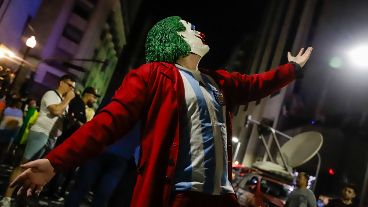 La "locura" de un falso Joker también en la calle.