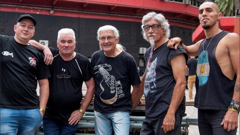 El grupo rosarino Oasis.