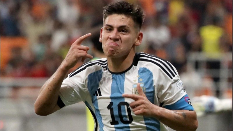 Echeverri le hizo tres goles a Brasil en los cuartos de final del Mundial sub 17.