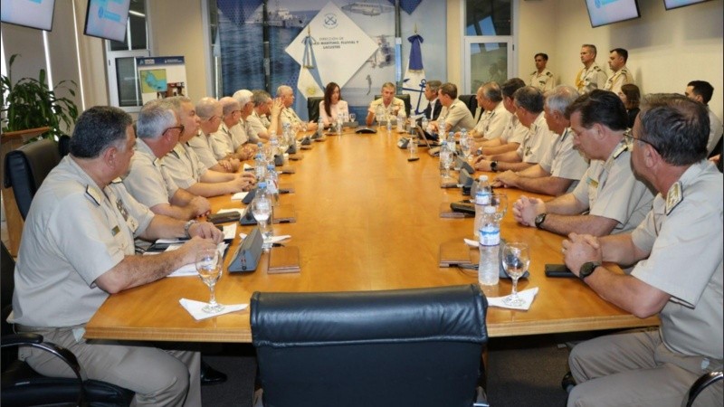 Después de que trascendiera que Bullrich sería la minsitra de Seguridad, la vicepresidenta electa recorrió los edificios de la fuerza.