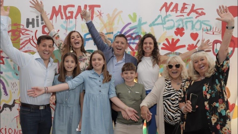 Todas las imágenes de premiación del concurso de muralismo, que se expresa en todos los pisos del edificio.