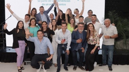 Todas las imágenes de premiación del concurso de muralismo, que se expresa en todos los pisos del edificio.