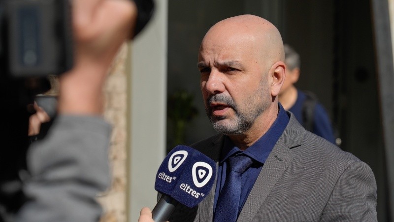 a priori podemos hablar de 12.000 lugares por club, los números lo definiremos en breve”, sostuvo el ministro.