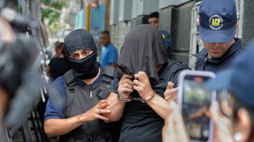 "Pillín" Bracamonte saliendo de la Agencia de Control Policial este miércoles