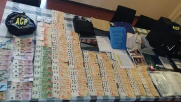 Parte de lo secuestrado durante los allanamientos del miércoles.