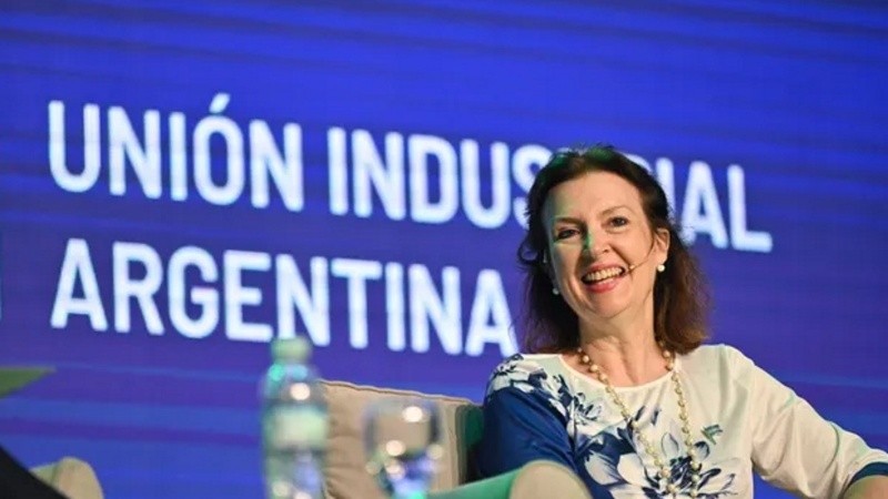 Diana Elena Mondino, la futura canciller de Javier Milei, disertó en un evento con industriales de la UIA.