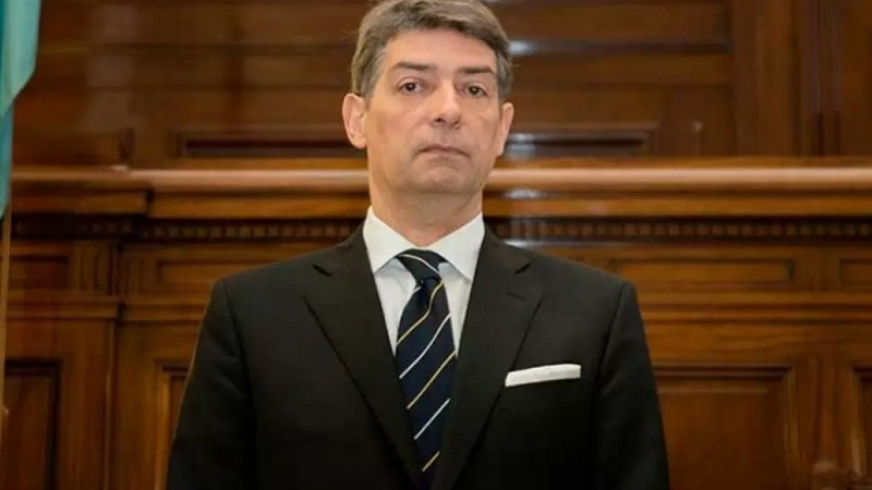 Rosatti usa el departamento como espacio de trabajo.