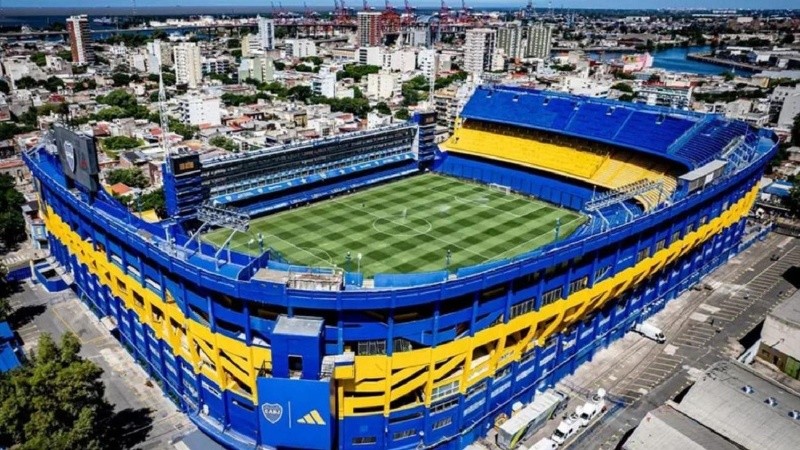 Este domingo miles de hinchas de Boca, encabezados por Riquelme, marcharon desde el Parque Lezama hasta la Bombonera en reclamo de que se respete el derecho a votar.