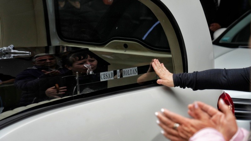El dolor indecible en la despedida de César Roldán