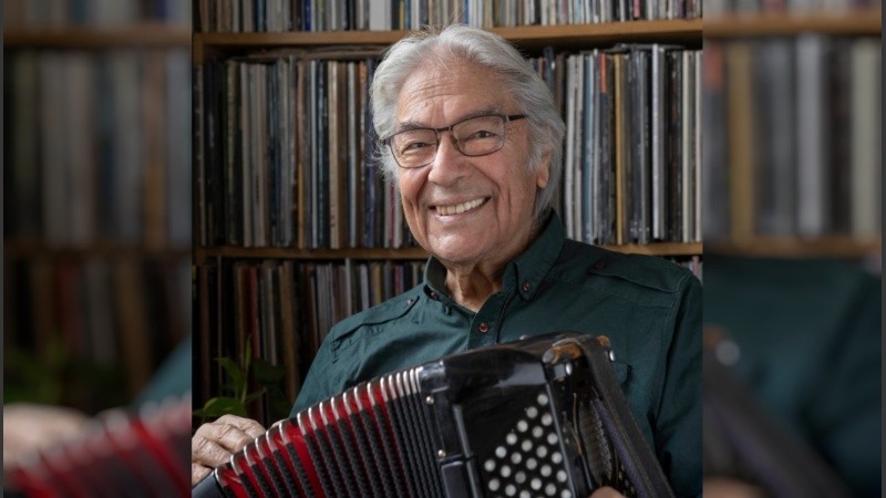 El acordeonista Raúl Barboza.