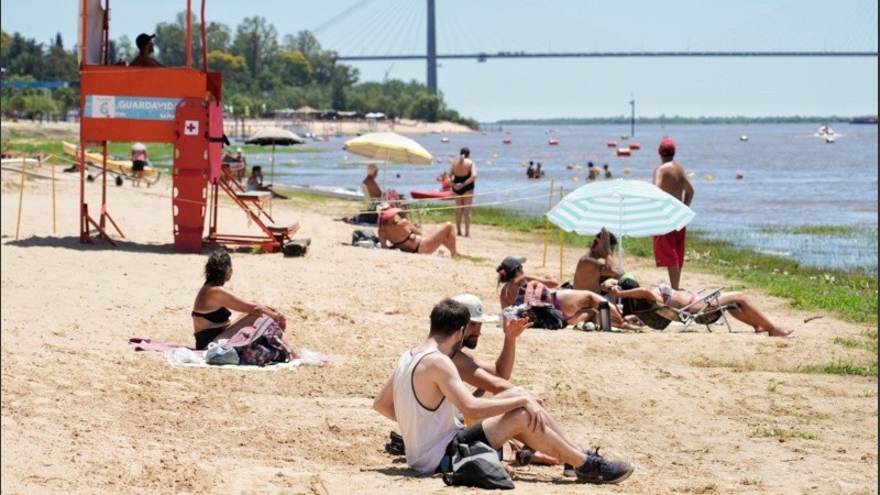 La Florida y las piletas del Parque Alem estarán abiertas hasta las 20.