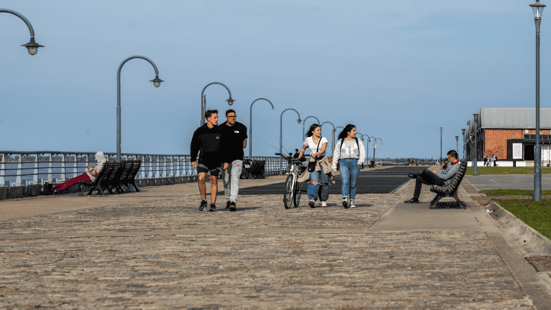 Mañana con una leve brisa, como antesala del calor.