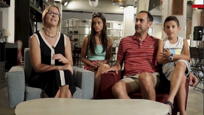 Una familia relató su experiencia de adopción con hijos mayores a 10 años en la campaña de Ruaga.