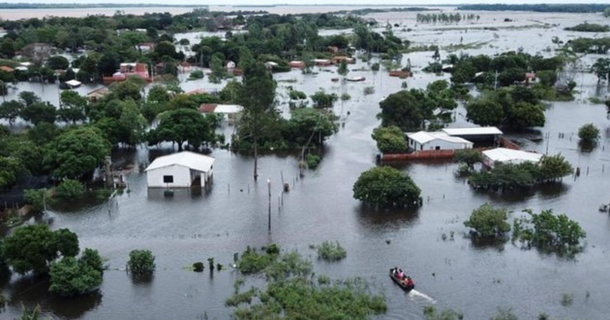 Dos muertos y más de 300 evacuados por lluvias e inundaciones en Río de