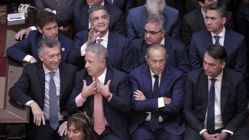 Macri al lado de Duhalde, Rodríguez Sáa y Bolsonaro.