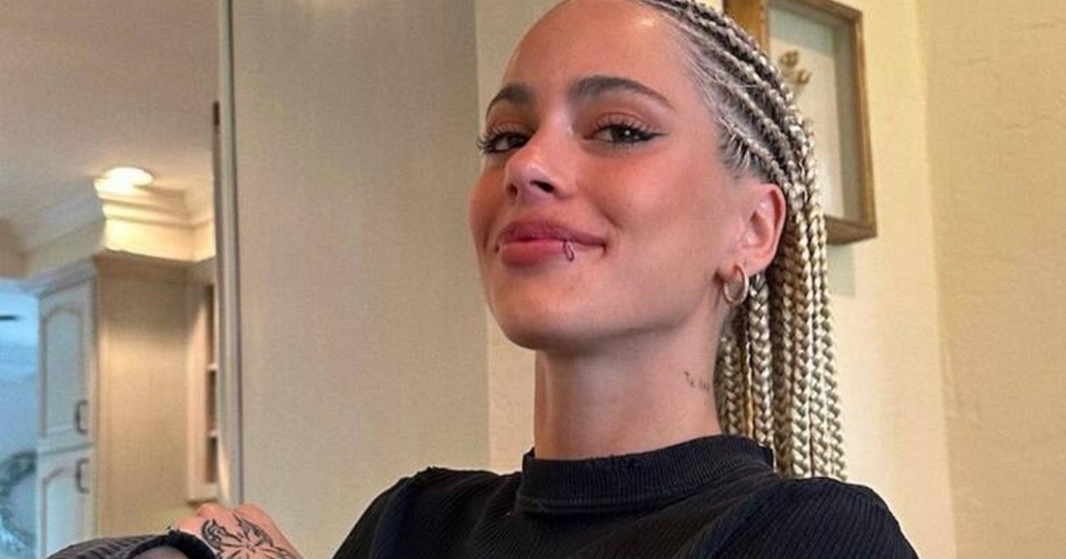 Trenzas y platinado: el rotundo cambio de look de Tini Stoessel | Rosario3