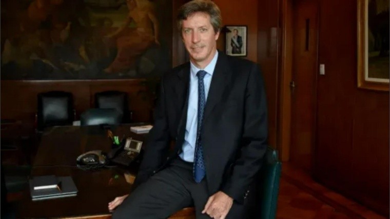 El Gobierno oficializó a Santiago Bausili como presidente del Banco Central