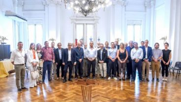 La Muctisectorial por la Paz junto al intendente Pablo Javkin.