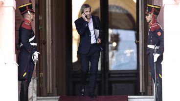 El ministro de Economía, Luís Caputo, destacó la necesidad de "poner las cuentas en orden porque la génesis del problema es fiscal", es decir, porque se gasta más de lo que se recauda.