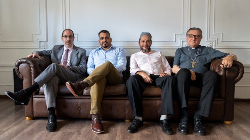 De izquierda a derecha: el rabino Iugt, el pastor Sensini, Merchán y monseñor Martin.