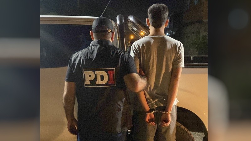 El menor fue arrestado en Liniers y Pasaje 6 de Villa Gobernador Gálvez.