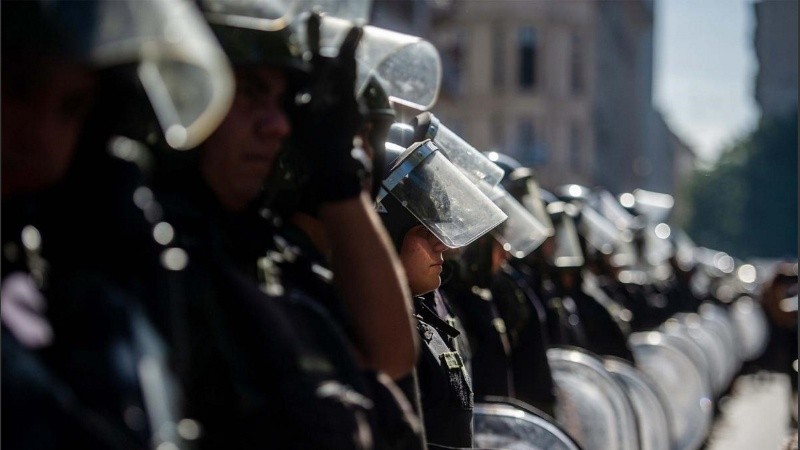 La ministra precisó que del comando 