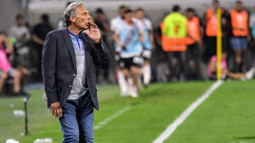 Honor y gratitud al gran Miguel, que demostró que viejos son los trapos.